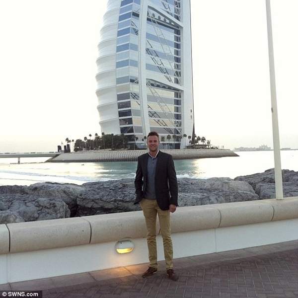 두바이에서'다리' 만졌다는 이유로 수감될 위기에 처한 영국인 남자