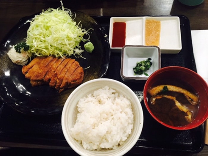 의외로 잘 모르는, 일본 가면'꼭' 먹는 유명 규카츠 맛집의 현실