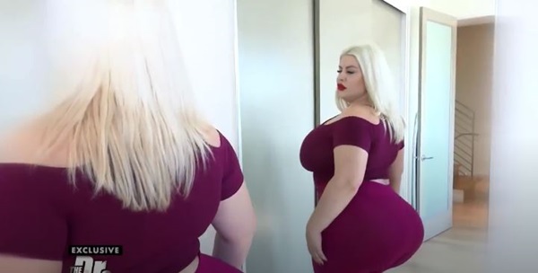 세상에서 가장 큰 엉덩이를 갖기 위해 집착하는 여성