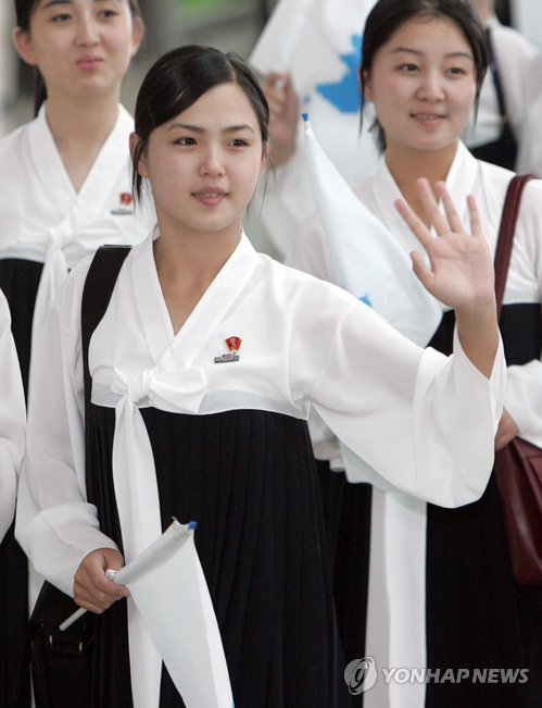 2005년'17살' 나이로 한국 왔었던 리설주 과거 모습