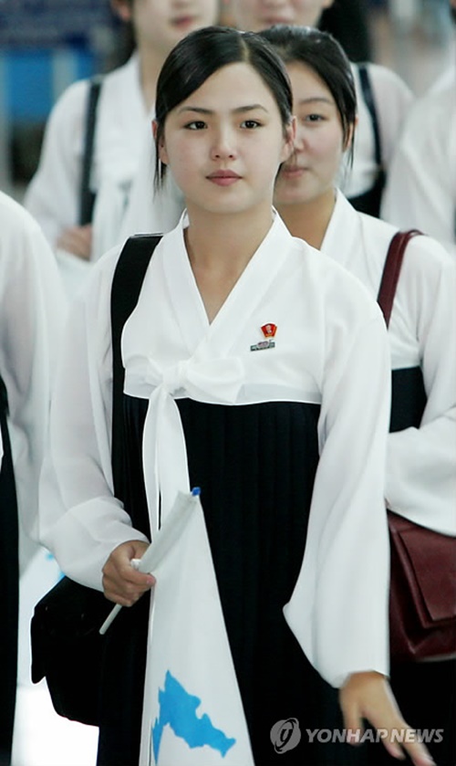 2005년'17살' 나이로 한국 왔었던 리설주 과거 모습