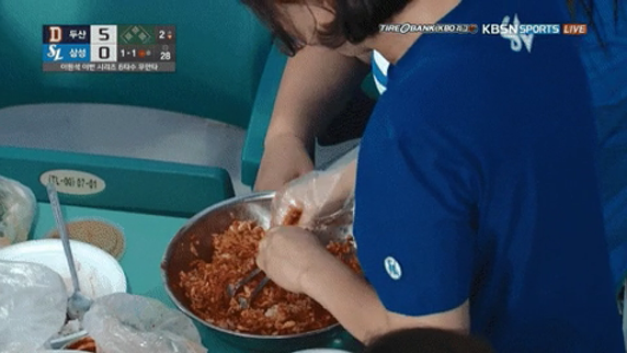 야구장에서 ‘비빔밥’ 해 먹은 관중이 욕 먹는 의외의 이유